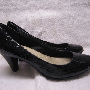 SIZE 9M GIANI BERNINI SWEETS BLACK PATENT PUMPS